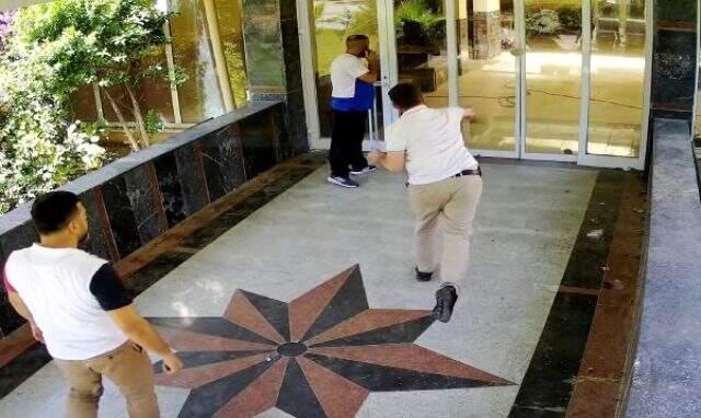 Turistik oteli tahrayla bastılar Turistik oteli tahrayla bastılar