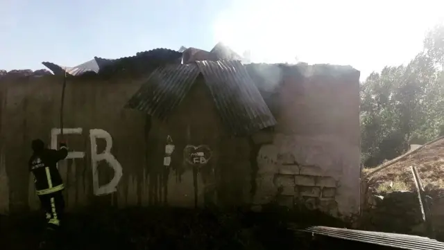 Boş ev alev alev yandı Van