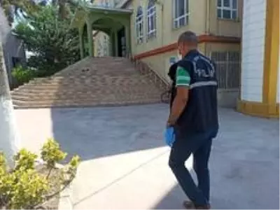 Cami avlusunda bıçaklama Cami avlusunda bıçaklama