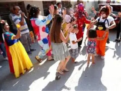 Çocuklara erken bayram kutlaması Çocuklara erken bayram kutlaması