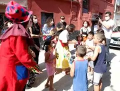 Çocuklara erken bayram kutlaması Çocuklara erken bayram kutlaması