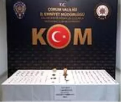 Çorum'da tarihi eser kaçakçıları suçüstü yakandı Çorum'da tarihi eser kaçakçıları suçüstü yakandı