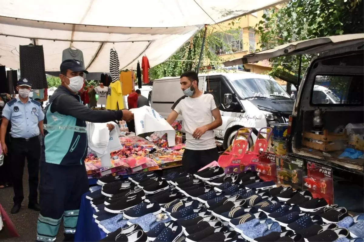 Gaziantep'te bayram öncesinde kurban atık poşeti ...