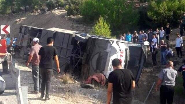 Görgü tanığı, Mersin'de 5 askerimizin şehit olduğu kazayı anlattı Görgü tanığı, Mersin'de 5 askerimizin şehit olduğu kazayı anlattı