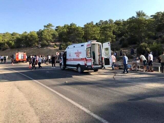 Görgü tanığı, Mersin'de 5 askerimizin şehit olduğu kazayı anlattı Görgü tanığı, Mersin'de 5 askerimizin şehit olduğu kazayı anlattı