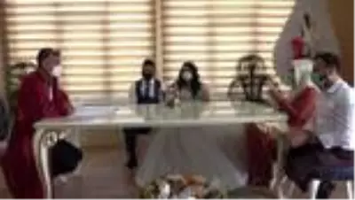 Hayırsever esnaf sayesinde gelinlik hayaline 3 yıl sonra kavuştu Hayırsever esnaf sayesinde gelinlik hayaline 3 yıl sonra kavuştu