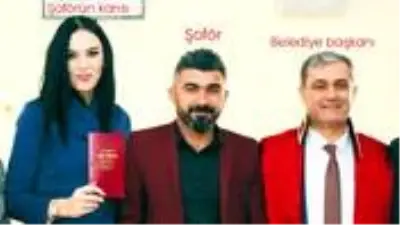 Kocasını belediye başkanı ile aldattığı öne sürülen kadın suskunluğunu bozdu Kocasını belediye başkanı ile aldattığı öne sürülen kadın suskunluğunu bozdu