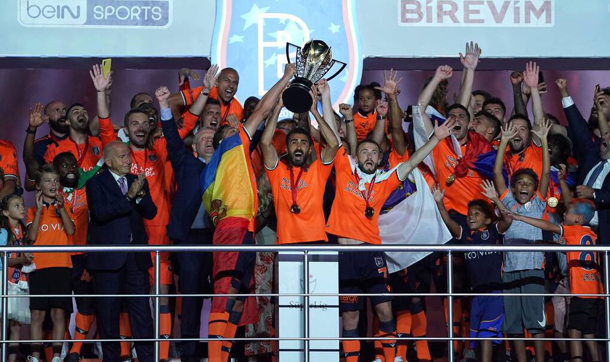 Medipol Başakşehir'de futbolculara 500'er bin TL şampiyonluk primi verilecek