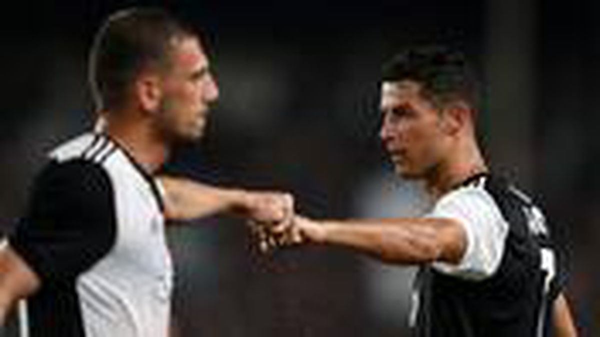 Merih Demiral, şampiyonluk sonrası Cristiano Ronaldo ve Paulo Dybala'yı Türkçe konuşturdu