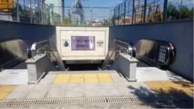 Metro istasyonu yürüyen merdivenine binen kadın, dehşeti yaşadı Metro istasyonu yürüyen merdivenine binen kadın, dehşeti yaşadı