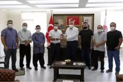 Son dakika... Mevlana Külliyesi Eğitim Merkezi yöneticilerinden Başkan Kılıç'a plaket Son dakika... Mevlana Külliyesi Eğitim Merkezi yöneticilerinden Başkan Kılıç'a plaket