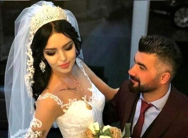 Nikahını kıyan Belediye Başkanı ile kocasını aldattığı iddia edilen kadından çarpıcı açıklamalar Nikahını kıyan Belediye Başkanı ile kocasını aldattığı iddia edilen kadından çarpıcı açıklamalar