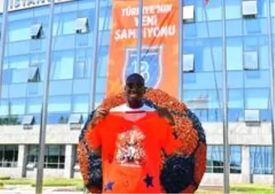 (Özel haber) Demba Ba: 'Planlarım arasında Ayasofya'da namaz kılmak var' (Özel haber) Demba Ba: 'Planlarım arasında Ayasofya'da namaz kılmak var'
