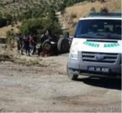 Traktör devrildi, sürücüsü öldü Traktör devrildi, sürücüsü öldü