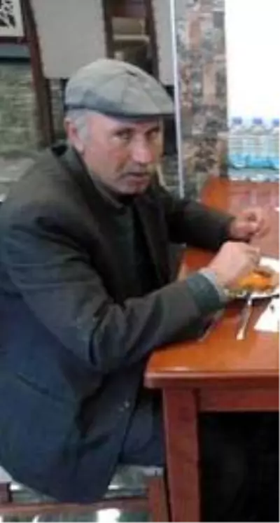 Traktör devrildi, sürücüsü öldü Traktör devrildi, sürücüsü öldü