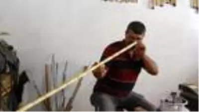 Ürettiği neyleri Türkiye'nin dört bir yanına satarak aile bütçesine katkı sağlıyor Ürettiği neyleri Türkiye'nin dört bir yanına satarak aile bütçesine katkı sağlıyor