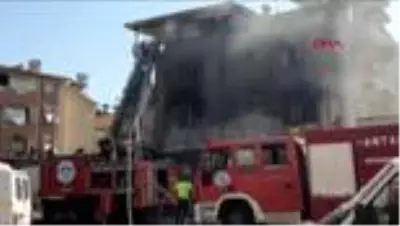 ANTALYA Beyaz eşya deposu alev alev yandı ANTALYA Beyaz eşya deposu alev alev yandı