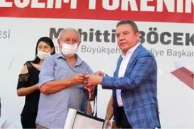 Antalya'da Kepez Santral Mahallesi Kentsel Dönüşümde ilk anahtar teslim sevinci