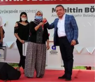 Antalya'da Kepez Santral Mahallesi Kentsel Dönüşümde ilk anahtar teslim sevinci