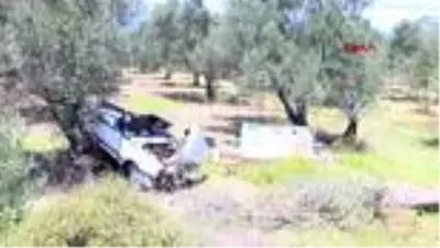 BALIKESİR Otomobil zeytin bahçesine uçtu, imam ve kayınpederi öldü BALIKESİR Otomobil zeytin bahçesine uçtu, imam ve kayınpederi öldü