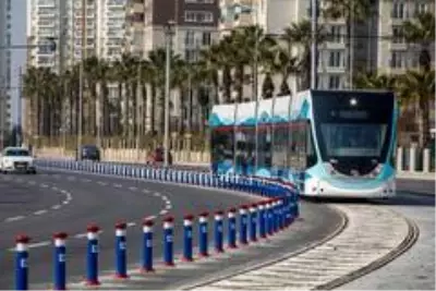 Çiğli Tramvayı ihalesine 17 firma katıldı Çiğli Tramvayı ihalesine 17 firma katıldı