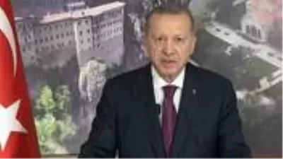 Trabzon'daki Ayasofya Camii'ni açan Erdoğan, tarihi eserin dış cephesinin yapılmadığını görünce Bakan'a talimat verdi Trabzon'daki Ayasofya Camii'ni açan Erdoğan, tarihi eserin dış cephesinin yapılmadığını görünce Bakan'a talimat verdi