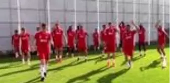 Emre Kılınç: Emre Kılınç, Mert Hakan Yandaş ve Fatih Aksoy'un yıldızı Sivasspor'da parladı Emre Kılınç: Emre Kılınç, Mert Hakan Yandaş ve Fatih Aksoy'un yıldızı Sivasspor'da parladı