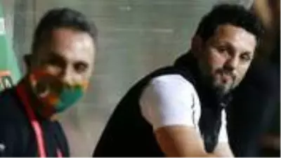 Erol Bulut, Alanya ve Malatya'da beraber çalıştığı teknik ekibiyle birlikte Fenerbahçe'ye gitmek istiyor Erol Bulut, Alanya ve Malatya'da beraber çalıştığı teknik ekibiyle birlikte Fenerbahçe'ye gitmek istiyor