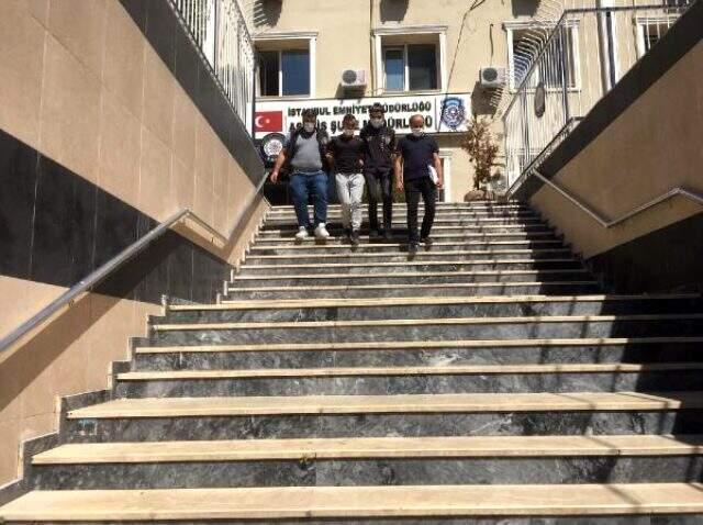 Eşinin ailesi yüzünden evden kaçtığını düşünen koca, sokak ortasında kayınbiraderini vurdu Eşinin ailesi yüzünden evden kaçtığını düşünen koca, sokak ortasında kayınbiraderini vurdu