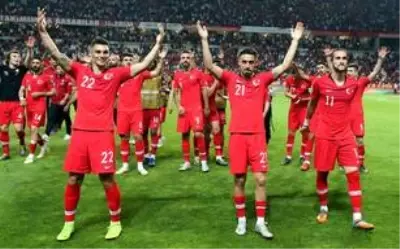 Galatasaray, Kaan Ayhan'a 1 milyon euro maaş teklif etti Galatasaray, Kaan Ayhan'a 1 milyon euro maaş teklif etti