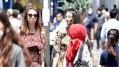 Her gün 200 vakanın görüldüğü Konya'da, maske ve sosyal mesafe unutuldu Her gün 200 vakanın görüldüğü Konya'da, maske ve sosyal mesafe unutuldu