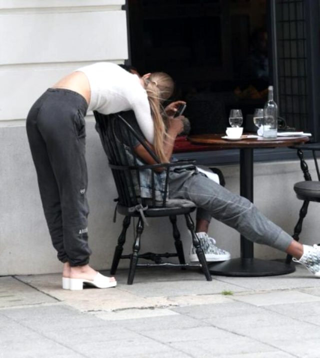 İhanetin fotoğrafı! Evli futbolcu Patrice Evra, Hollandalı model ile öpüşürken kameralara yakalandı
