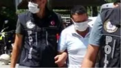 Mahkeme öncesi kızına 'Geliyorum' diyen şahıs, tutuklanmaktan kurtulamadı Mahkeme öncesi kızına 'Geliyorum' diyen şahıs, tutuklanmaktan kurtulamadı