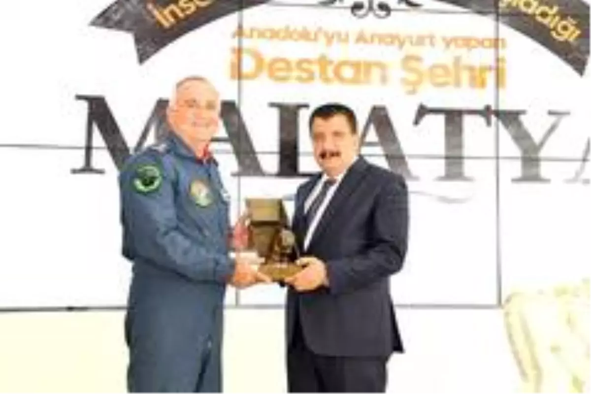 Komutan Kanbur'dan Başkan Gürkan'a veda ziyareti