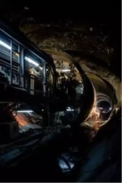 Narlıdere Metrosu'ndaki ikinci tünel üçüncü istasyona ulaştı Narlıdere Metrosu'ndaki ikinci tünel üçüncü istasyona ulaştı