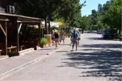 Olimpos ve Adrasan'da bayram hareketliliği Olimpos ve Adrasan'da bayram hareketliliği