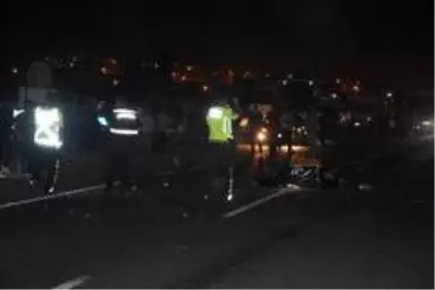 Otomobille çarpışan motosikletteki 2 kişi feci şekilde can verdi Otomobille çarpışan motosikletteki 2 kişi feci şekilde can verdi