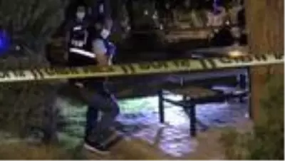 Parkta oturan aileye silahlı saldırı: 1 ölü, 1 yaralı Parkta oturan aileye silahlı saldırı: 1 ölü, 1 yaralı
