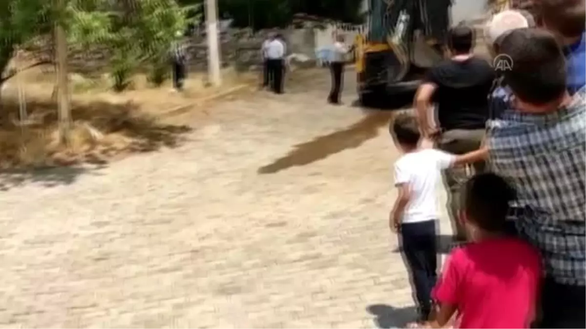 Tavas�ta çıkan yangında bir ev ve depo hasar gördü Haberler