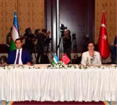 'Türkiye OECD ve G20 ülkeleri arasında en hızlı büyüyen ülke konumundadır' 'Türkiye OECD ve G20 ülkeleri arasında en hızlı büyüyen ülke konumundadır'