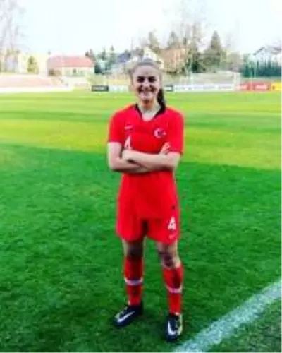 U17 Kız Milli Takımı'nın hazırlık kampı aday kadrosu açıklandı U17 Kız Milli Takımı'nın hazırlık kampı aday kadrosu açıklandı