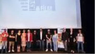 39. İstanbul Film Festivali'nde ödüller sahiplerini buldu 39. İstanbul Film Festivali'nde ödüller sahiplerini buldu