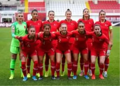 A Milli Kadın Futbol Takımı'nın hazırlık kampı aday kadrosu açıklandı A Milli Kadın Futbol Takımı'nın hazırlık kampı aday kadrosu açıklandı