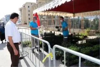 Alanya Belediyesi, 21 mezarlıkta 58 bin çiçek dağıtacak Alanya Belediyesi, 21 mezarlıkta 58 bin çiçek dağıtacak
