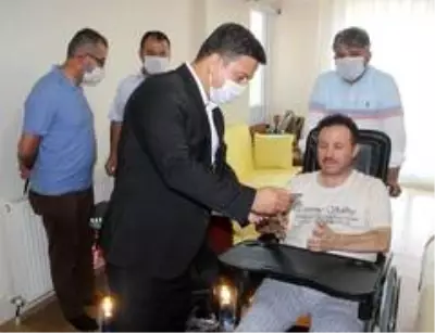 Bakan Kasapoğlu, Manisalı Ahmet'in hayalini gerçekleştirdi Bakan Kasapoğlu, Manisalı Ahmet'in hayalini gerçekleştirdi