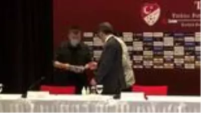 Bakan Kasapoğlu: 'Türk sporunun çıkarları olduğu müddetçe başaramayacağımız bir şey yok' Bakan Kasapoğlu: 'Türk sporunun çıkarları olduğu müddetçe başaramayacağımız bir şey yok'