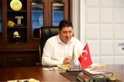 Başkan Tören, temizlik işçileriyle makamında kahvaltı yaptı Başkan Tören, temizlik işçileriyle makamında kahvaltı yaptı