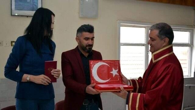 Belediye başkanı ile yasak aşk yaşadığı öne sürülen kadın: Çıplak fotoğraf bana ait Belediye başkanı ile yasak aşk yaşadığı öne sürülen kadın: Çıplak fotoğraf bana ait