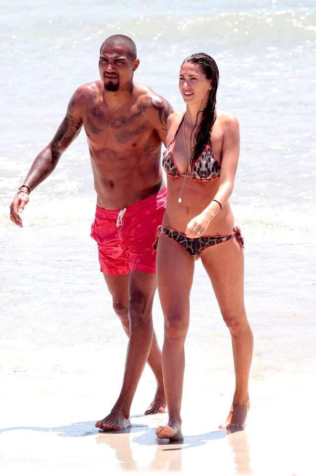 Boateng'in eşi Melissa Satta'nın kırmızı bikinili pozuna takipçileri övgüler yağdırdı