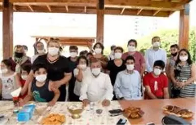 Çocuklara bayram hediyesi Çocuklara bayram hediyesi